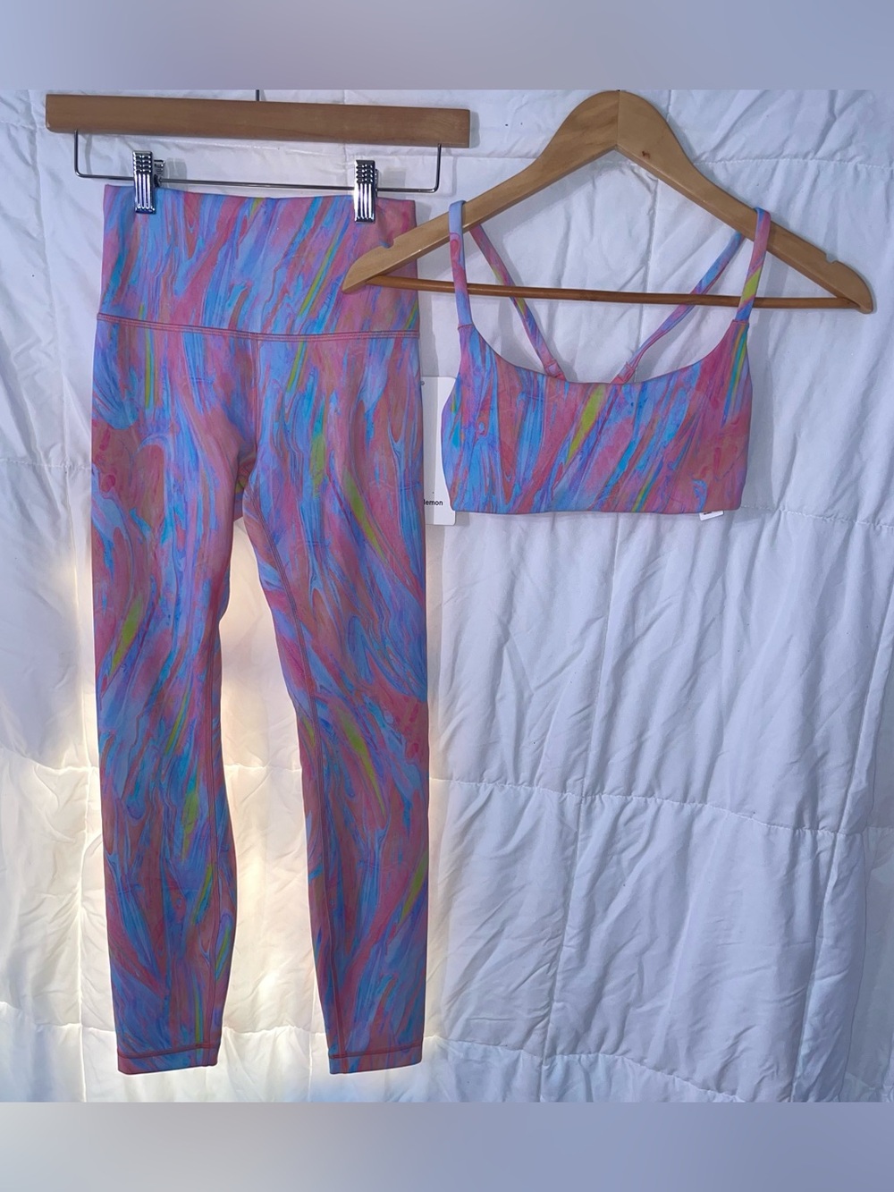 LuLuLemon 2 piece multicolor top 2 bottom 4
